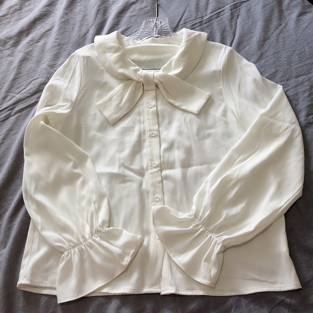 NEW - Romantic White blouse